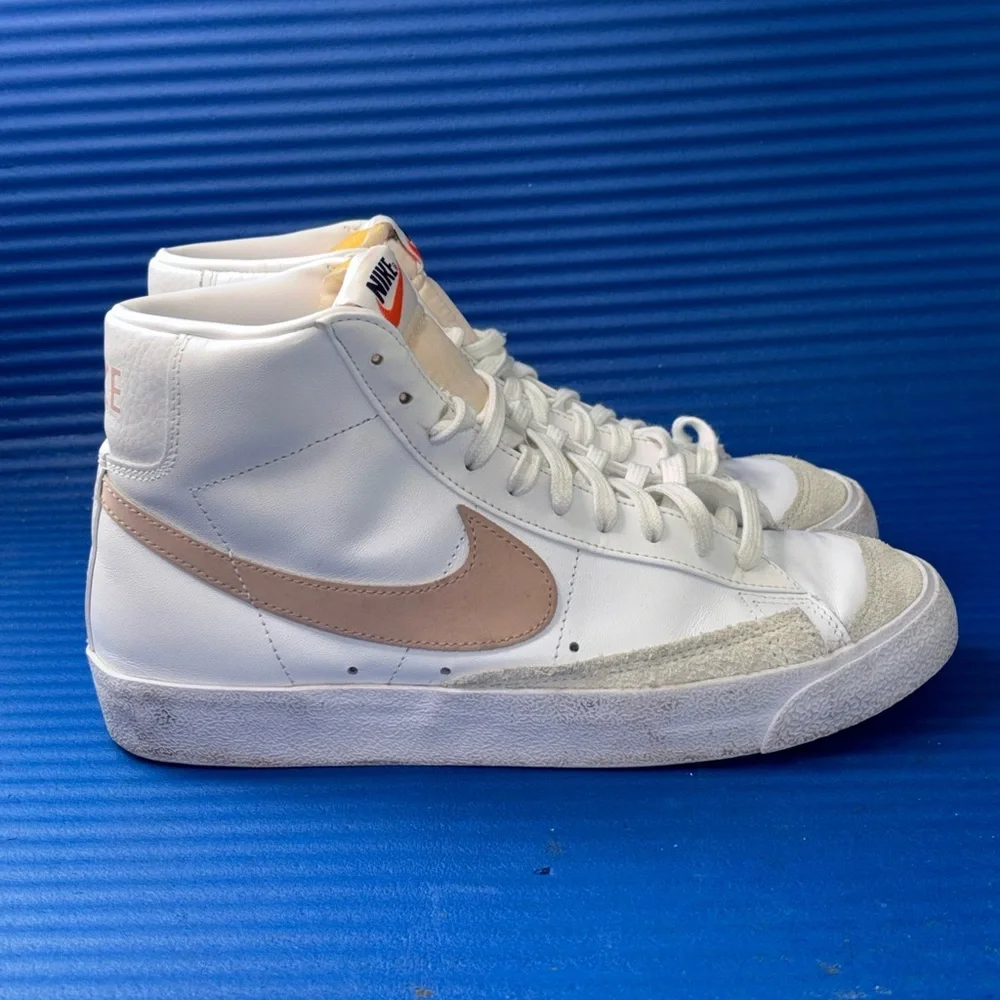 Size 10- Women’s Nike Blazer '77 Vintage Mid White Pink Oxford Sneakers